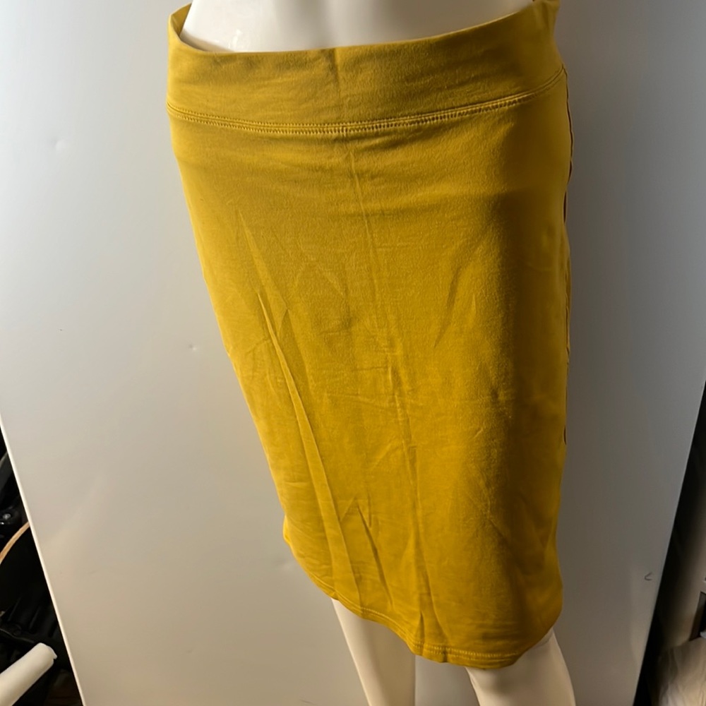 MISS meme size medium pencil skirt